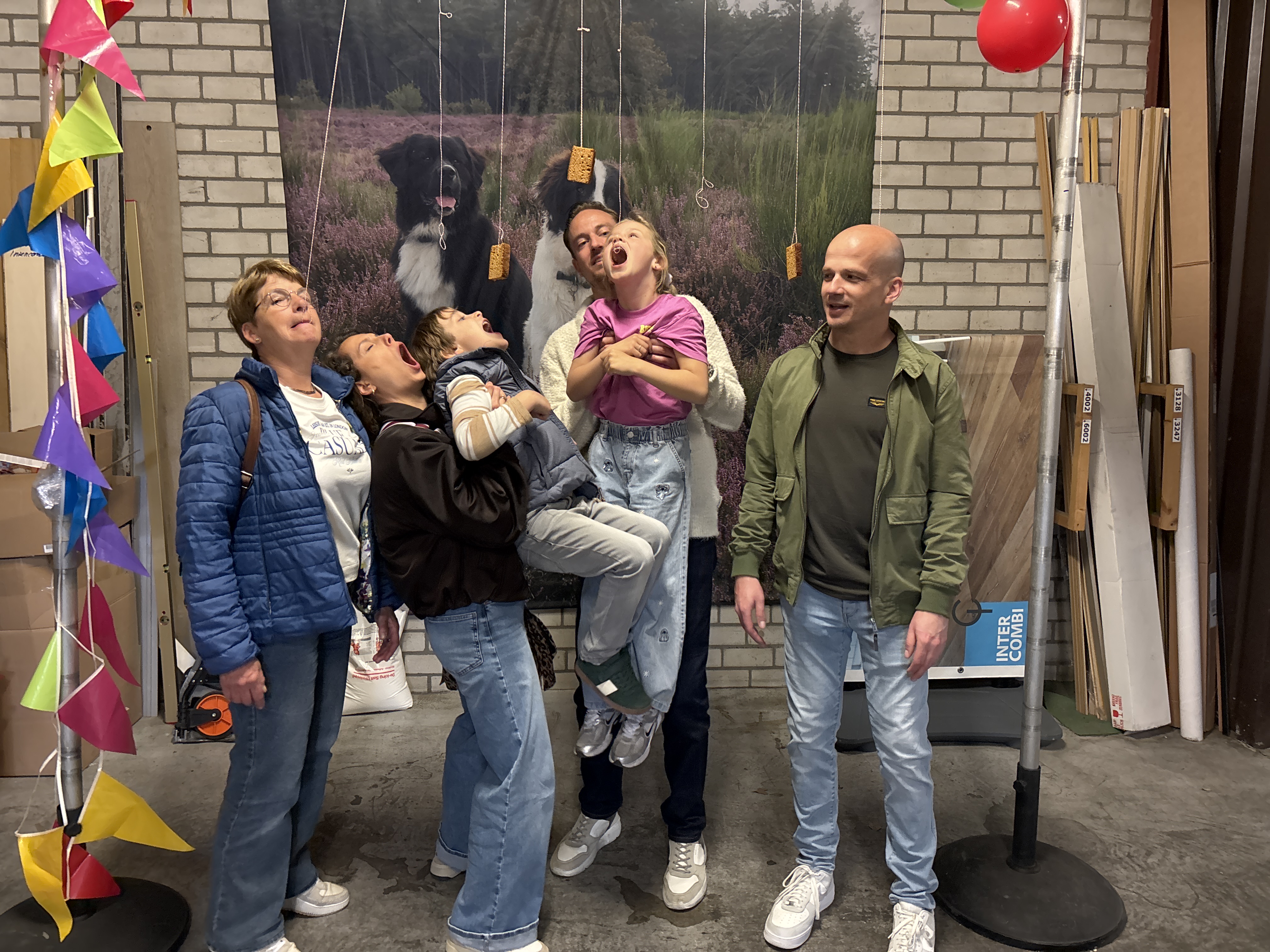 Selfie van Team Mieke bij Intercombi
