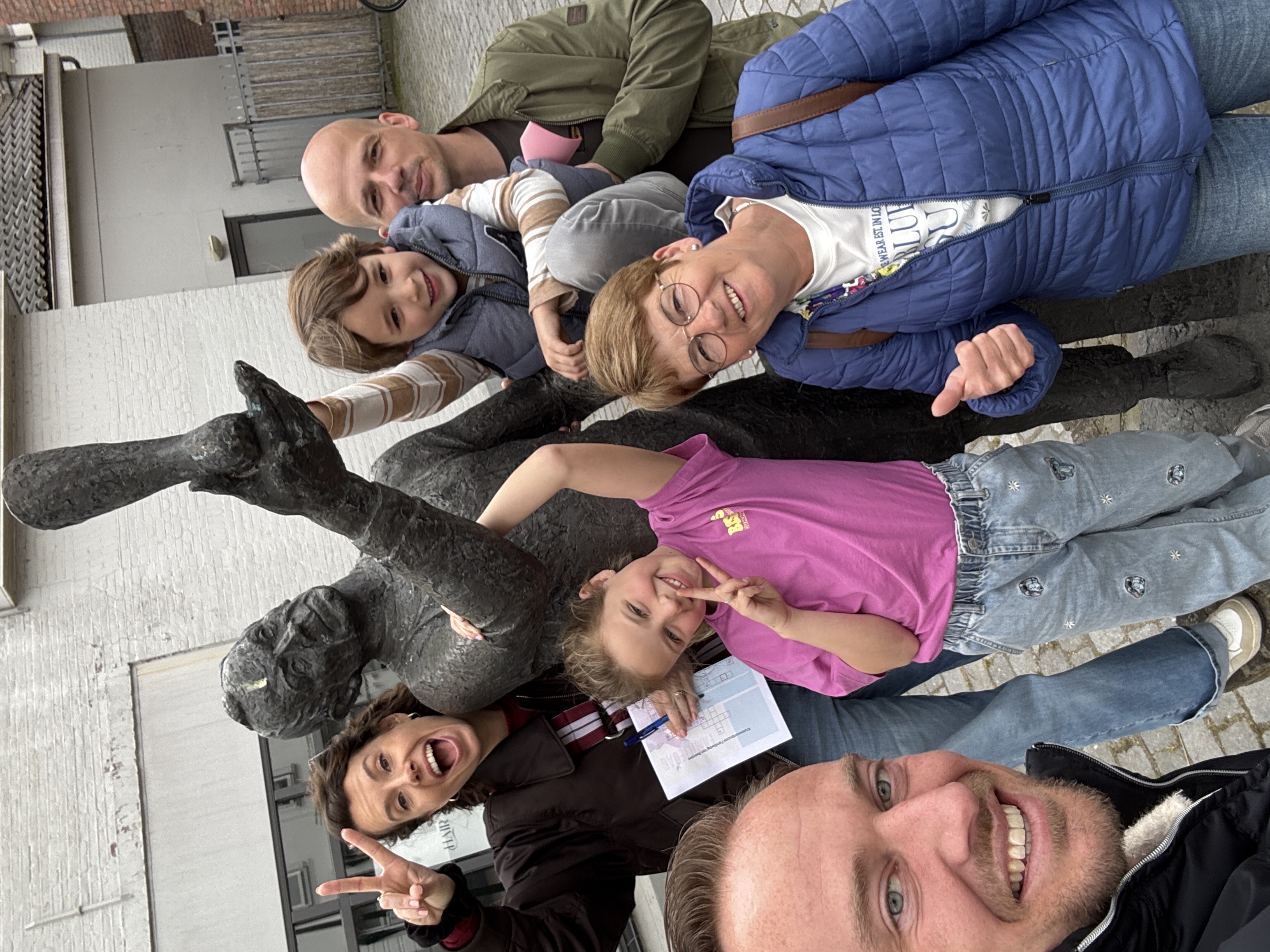 Selfie van Team Mieke bij Meester Schoenmaker