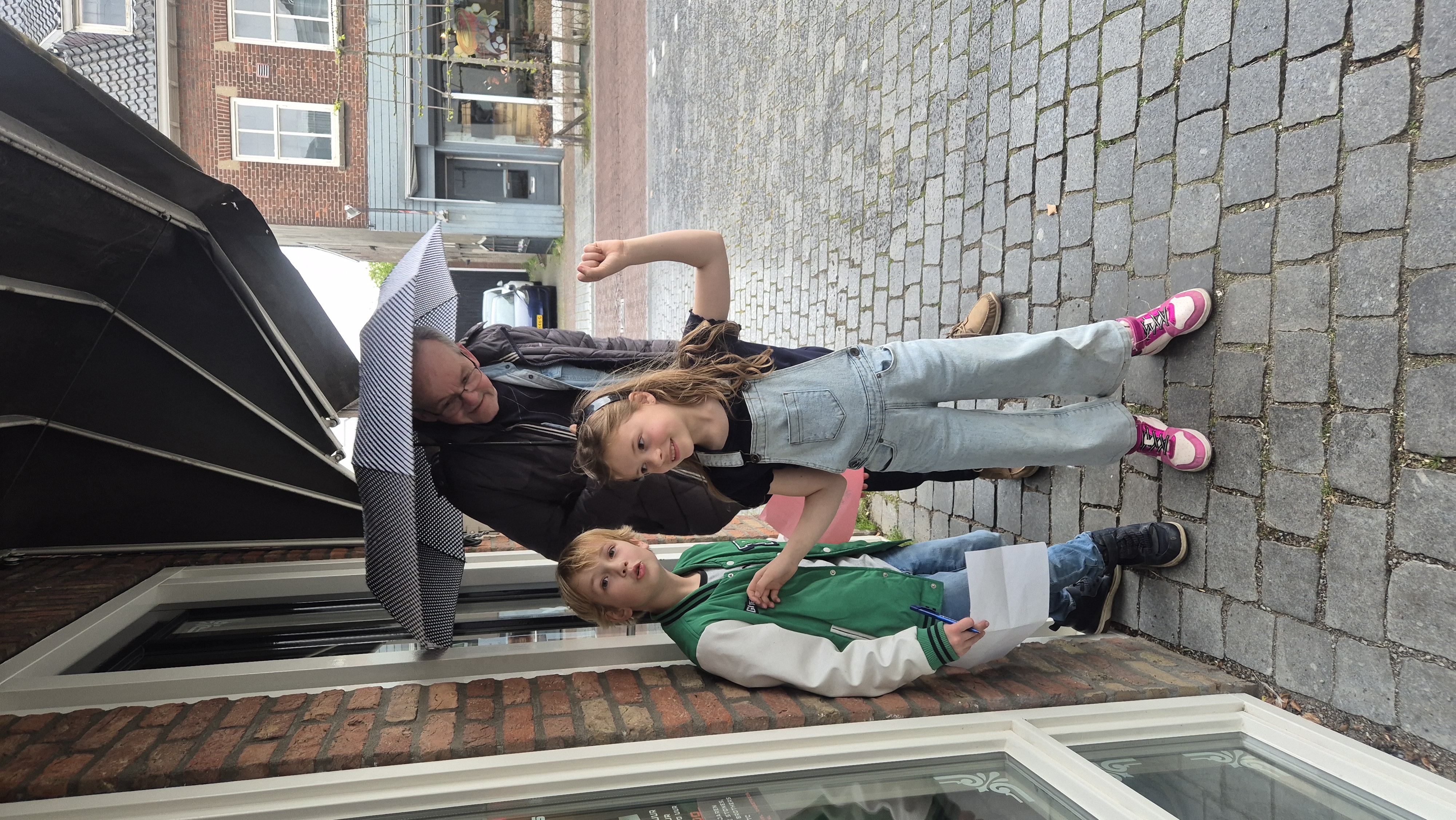 Selfie van Team Nico bij Meester Schoenmaker