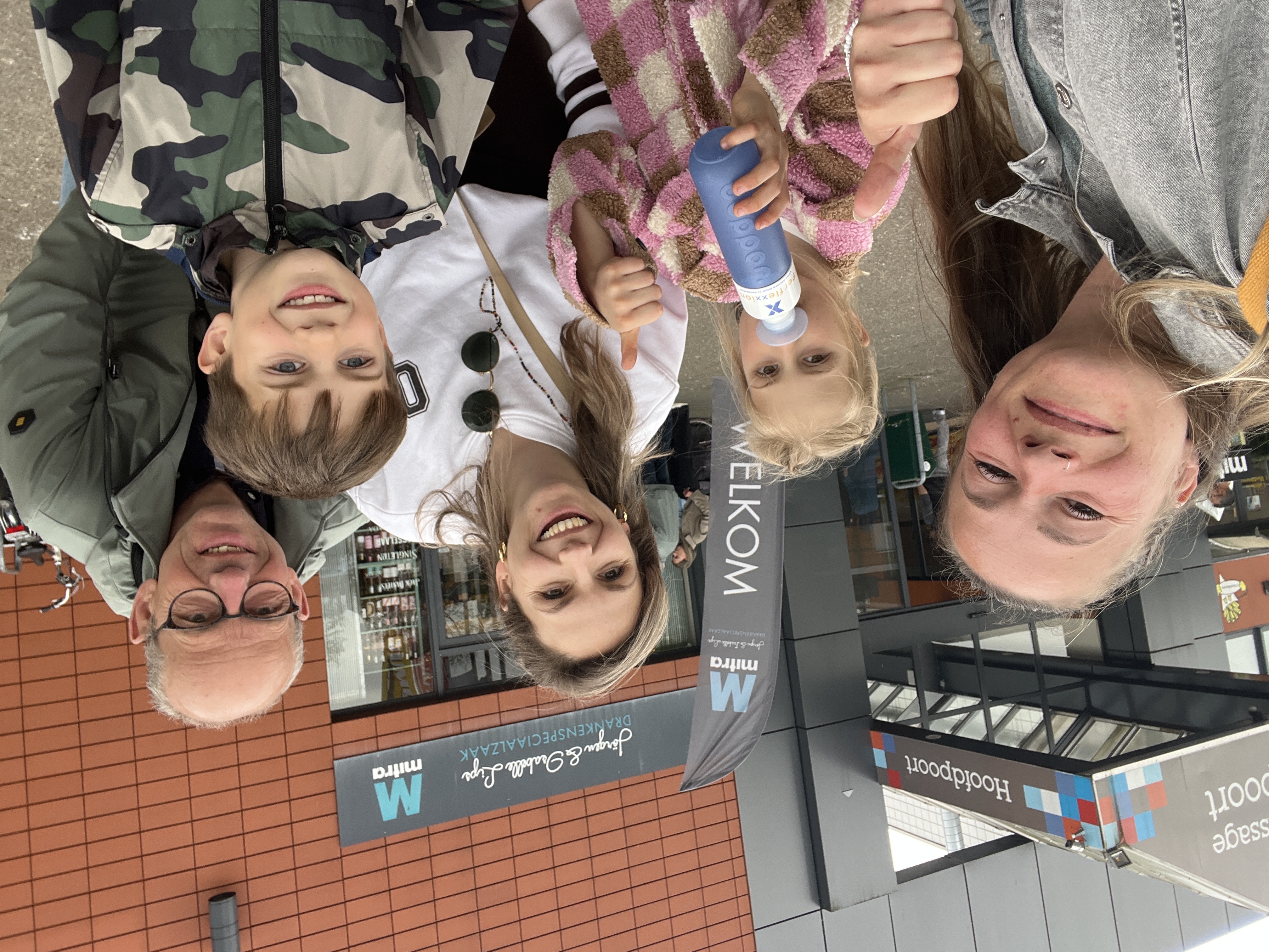 Selfie van Team Piet bij Mitra
