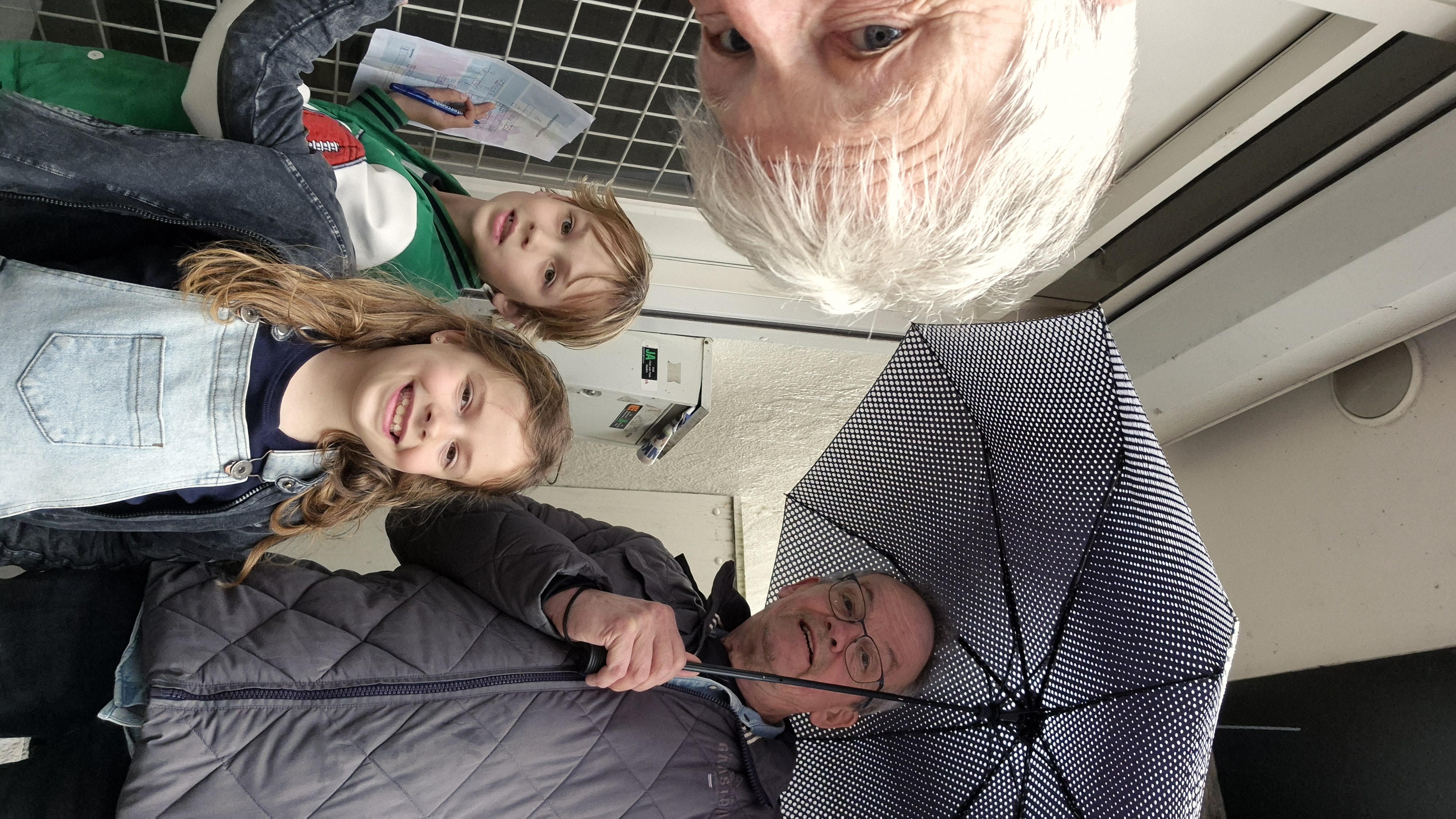 Selfie van Team Nico bij Slagerij van Summeren